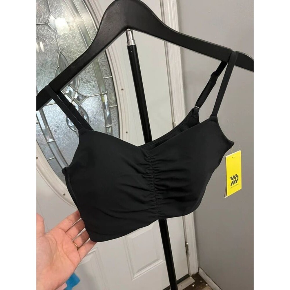 Medium scrunched sports bra
